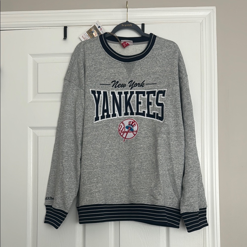 Mitchell & Ness Yankees Cooperstown Collection Embroidered Crewneck